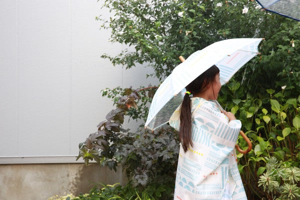 392plusm kids poncho SAND オフホワイト 着用イメージ