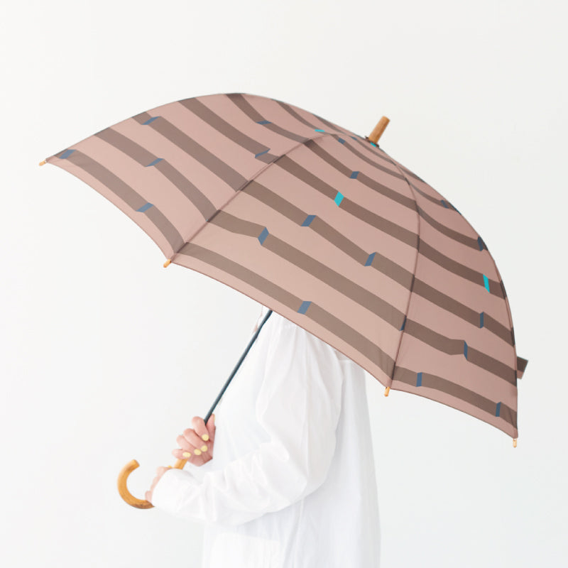 392plusm トリック 長傘 60cm ブラウン 着用イメージ