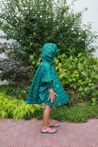 392plusm kidsポンチョ gingham グリーン 着用イメージ