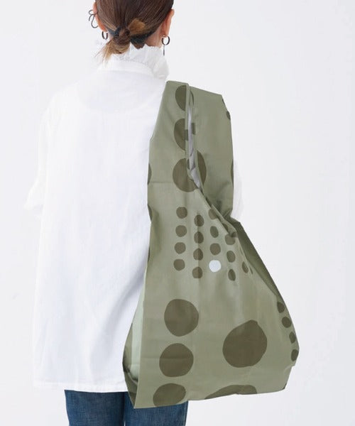 392plusm ECO Bag BIG maru カーキ 着用イメージ