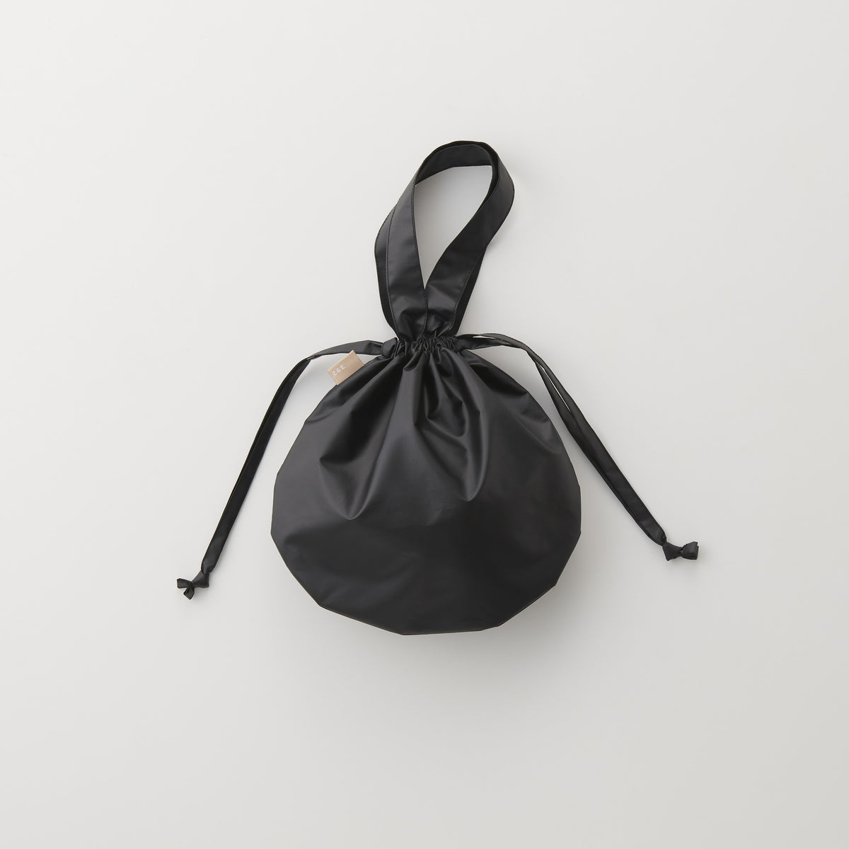 392plusm PU muji circle巾着 ブラック 商品全体