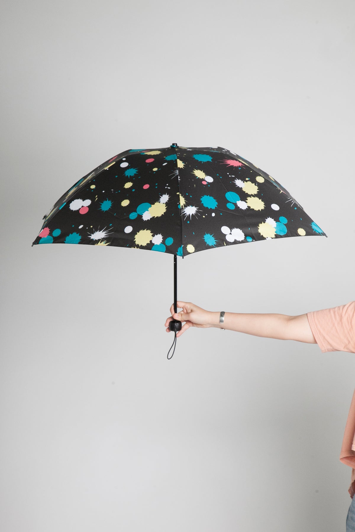 392plusm ペンキ柄 e-mini 折りたたみ雨傘 55cm 開いた状態