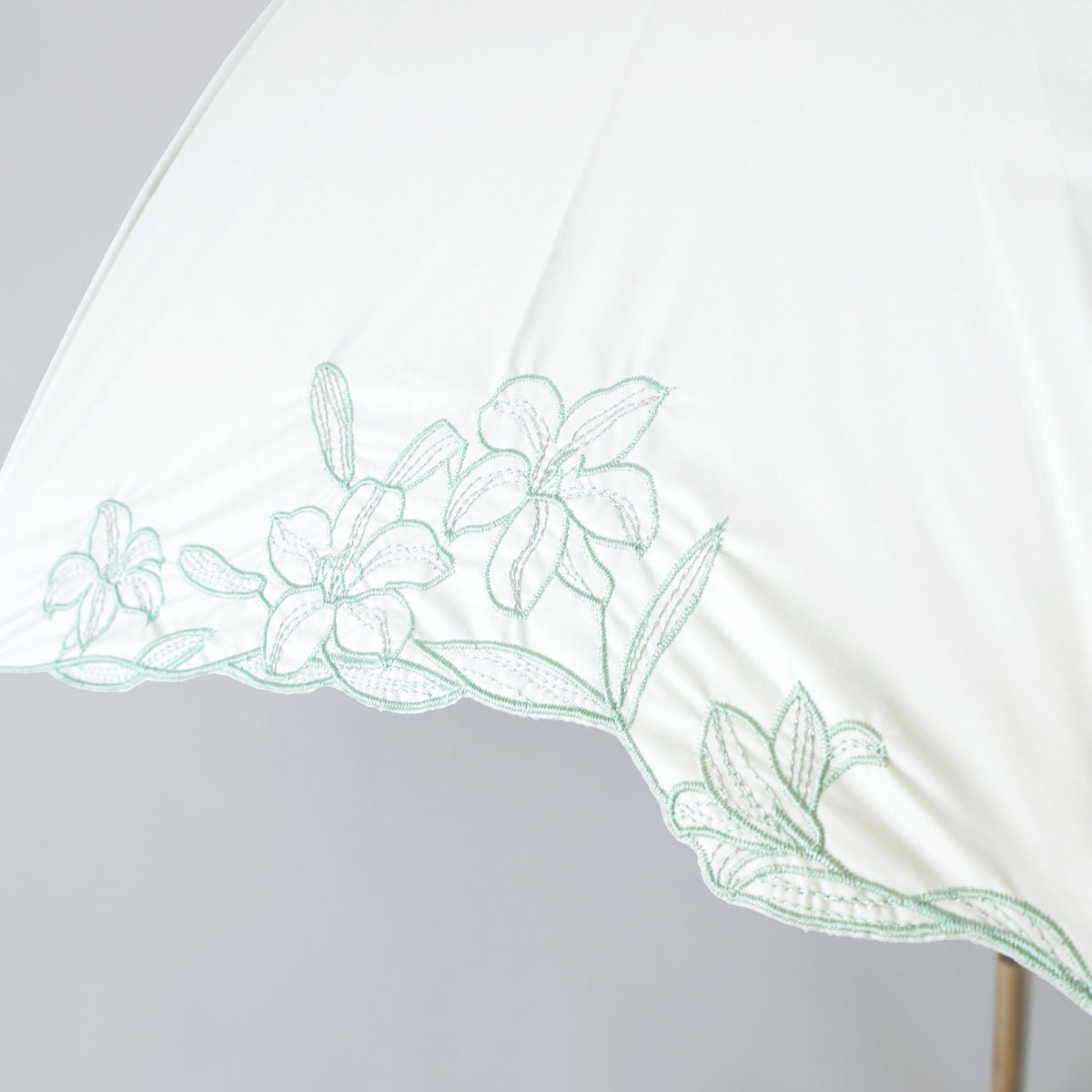 リリー刺繍｜遮光・遮熱｜晴雨兼用 折りたたみ傘 50cm
