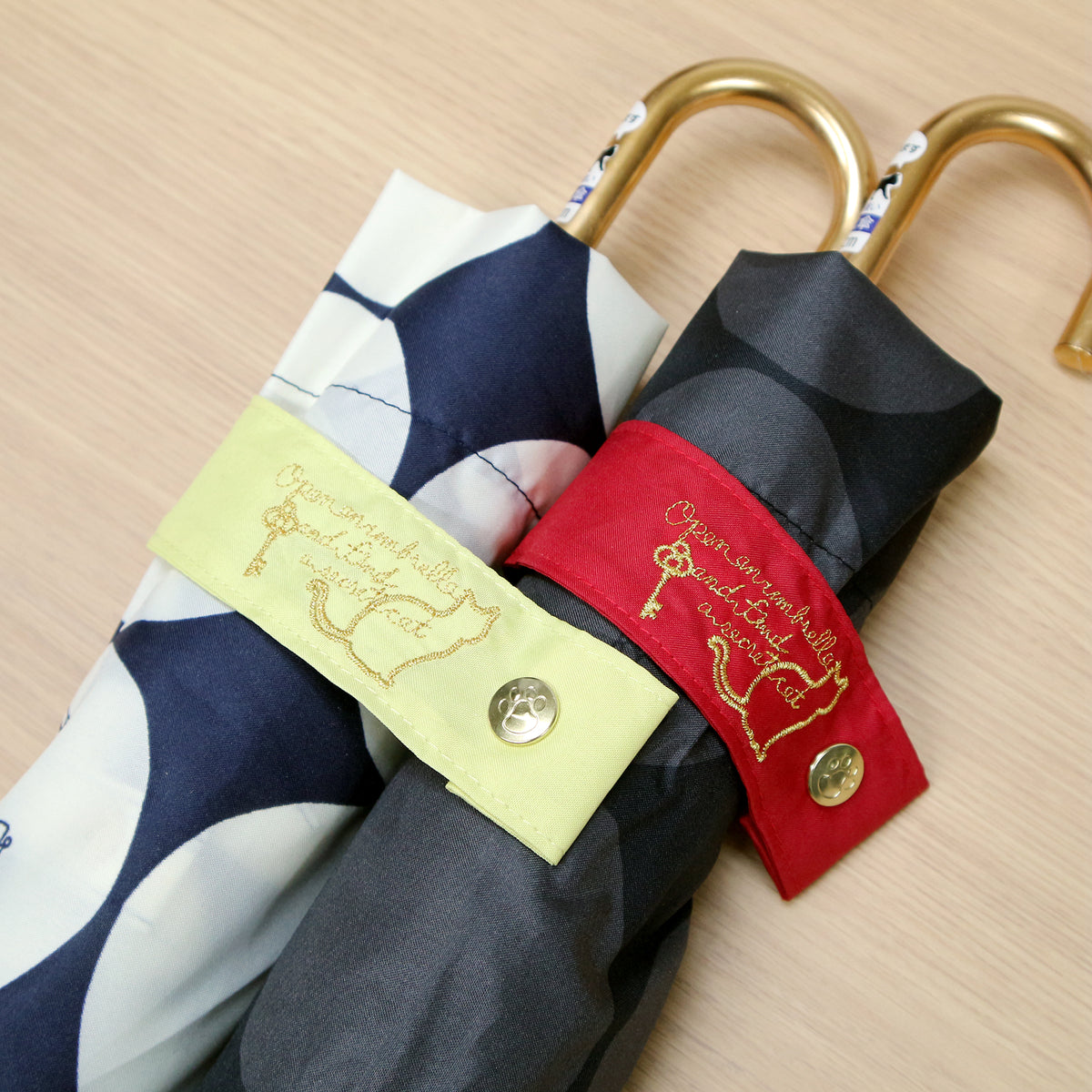 大きい水玉と猫｜耐風折りたたみ傘 55cm