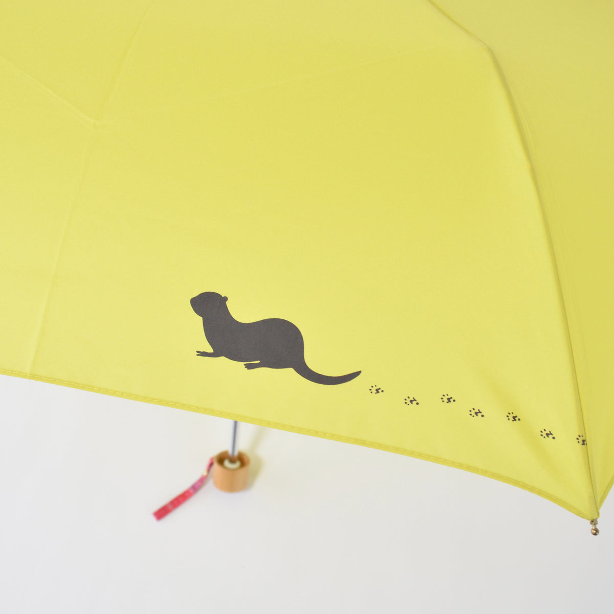 カワウソ｜耐風折りたたみ傘 55cm（吸水トートバッグ付）