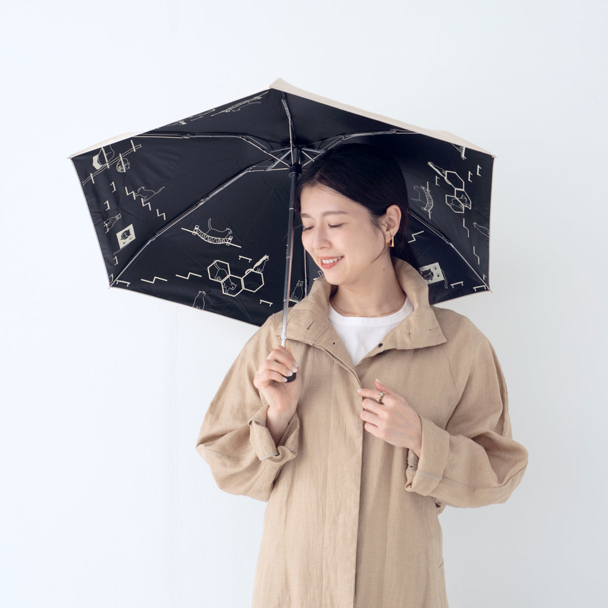 猫｜遮光・遮熱 5段スクエア｜晴雨兼用 折りたたみ傘 47cm