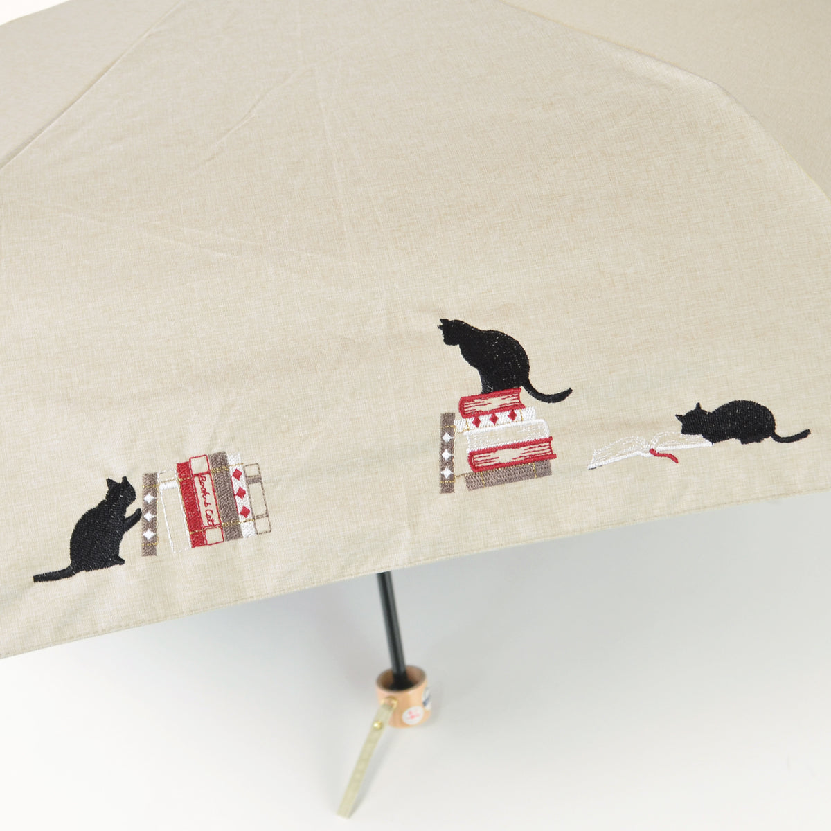 本と猫刺繍｜遮光・遮熱｜晴雨兼用 折りたたみ傘 50cm