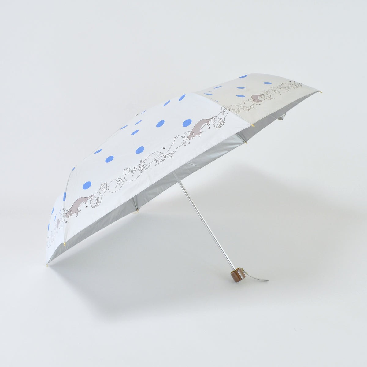 猫と水玉｜遮光・遮熱 耐風｜晴雨兼用 折りたたみ傘 55cm