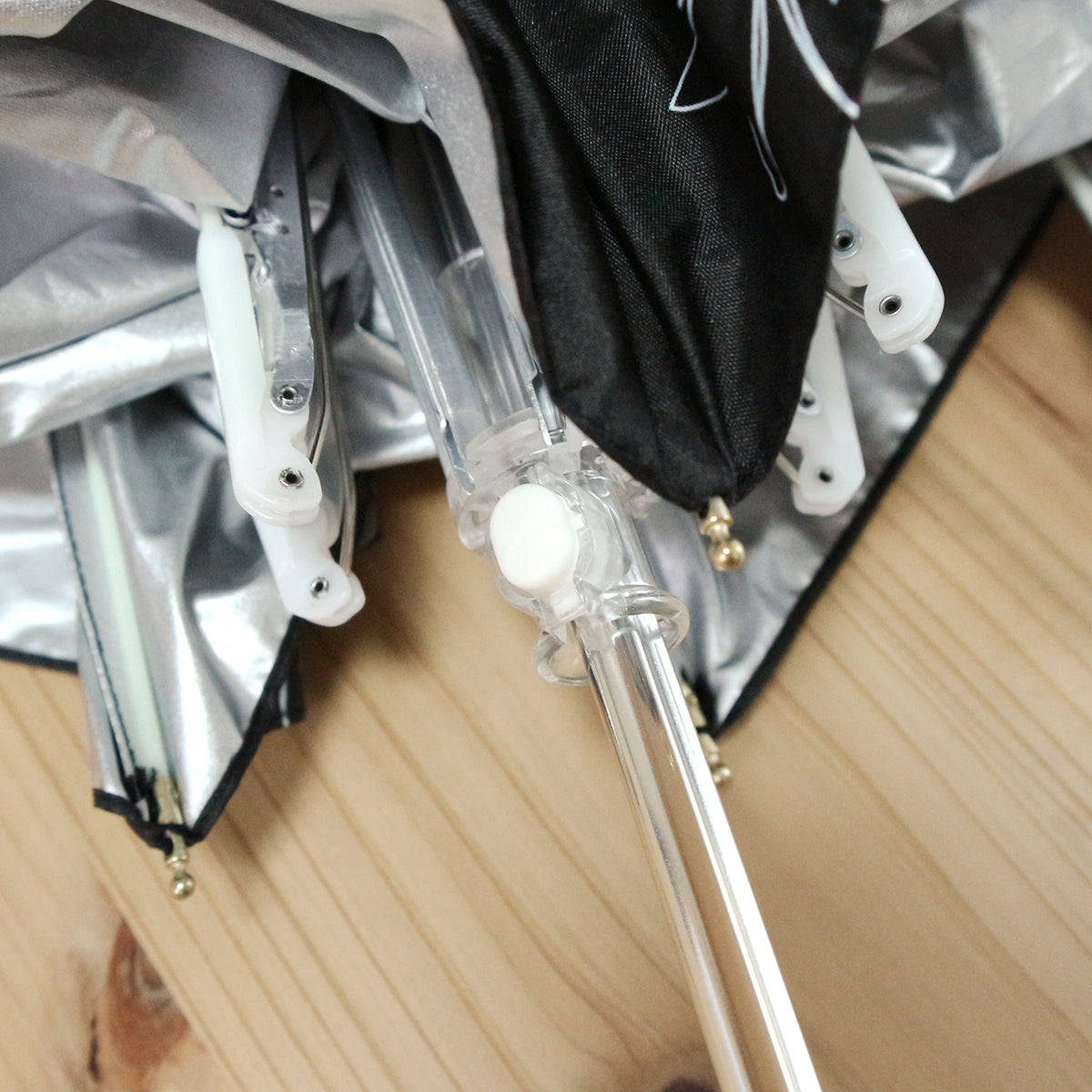 マリーゴールドと文鳥｜遮光・遮熱 耐風｜晴雨兼用 折りたたみ傘 55cm