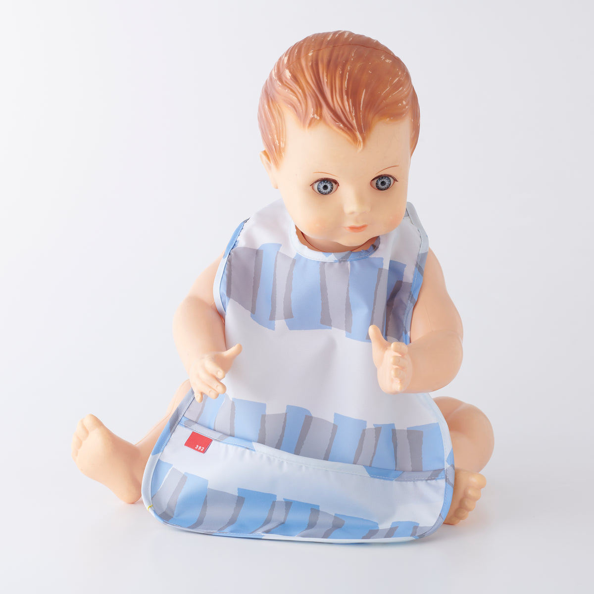 392plusm BABY BIB セロファン ブルー 着用イメージ