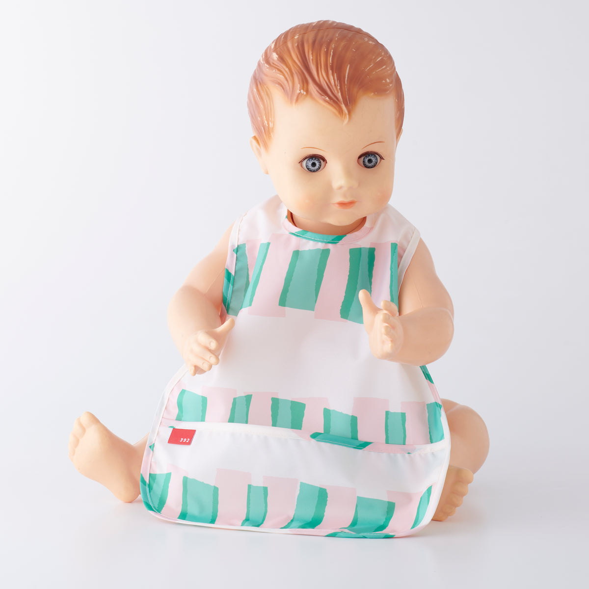392plusm BABY BIB セロファン ピンク 着用イメージ