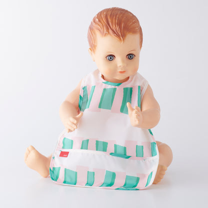 392plusm BABY BIB セロファン ピンク 着用イメージ
