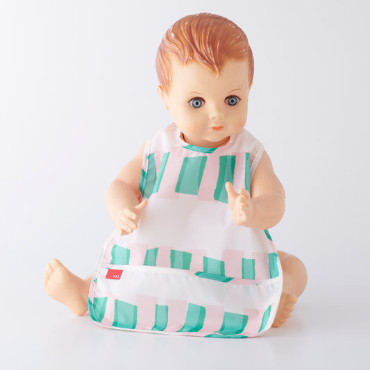 392plusm BABY BIB セロファン ピンク 着用イメージ