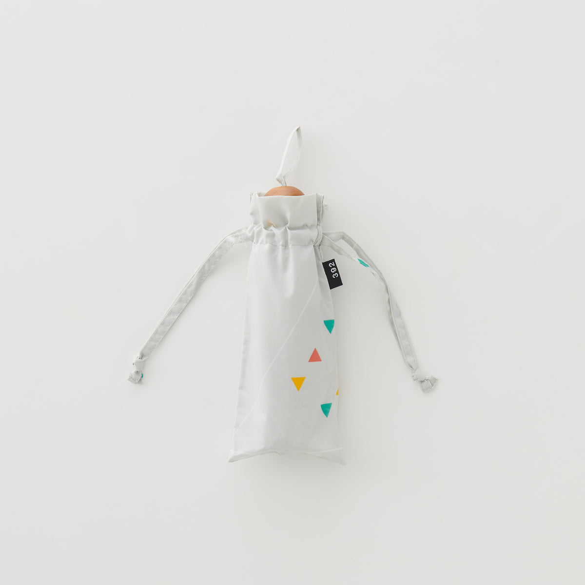 392plusm トライアングル柄 e-mini 折りたたみ雨傘 50cm グレー ディテール